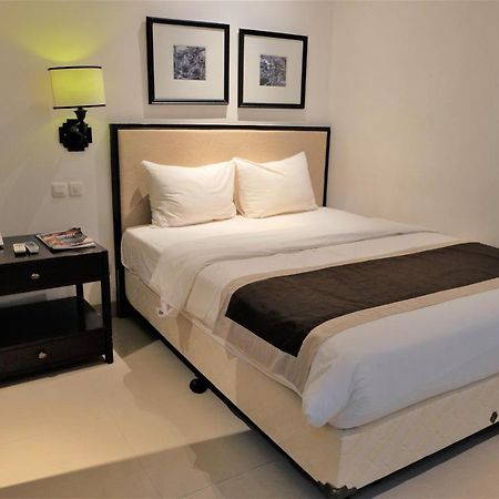M Hotel Sorong Buitenkant foto