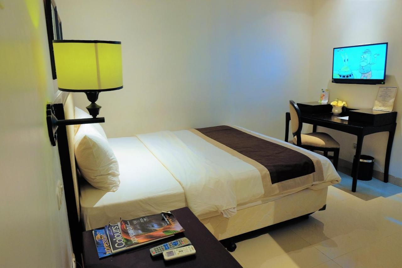 M Hotel Sorong Buitenkant foto
