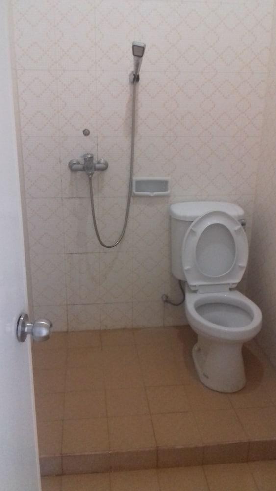 M Hotel Sorong Buitenkant foto