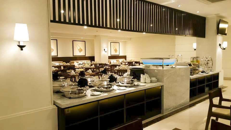 M Hotel Sorong Buitenkant foto