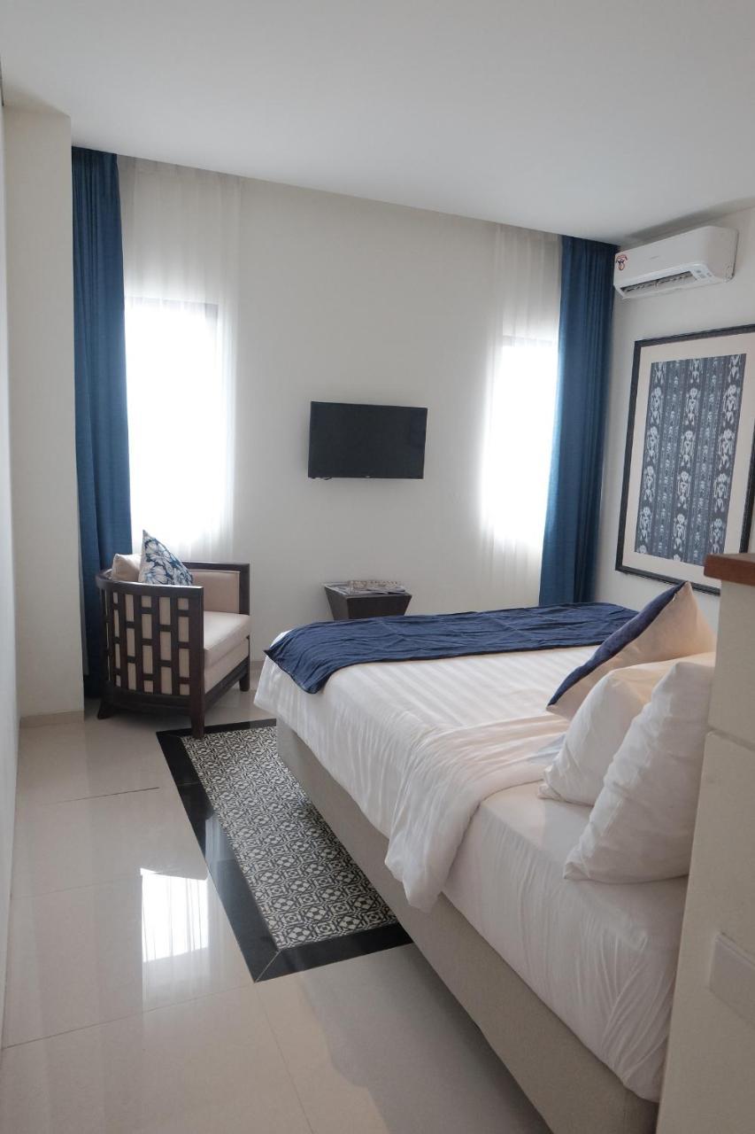 M Hotel Sorong Buitenkant foto
