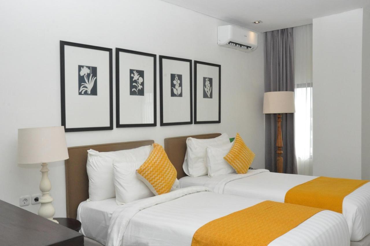 M Hotel Sorong Buitenkant foto