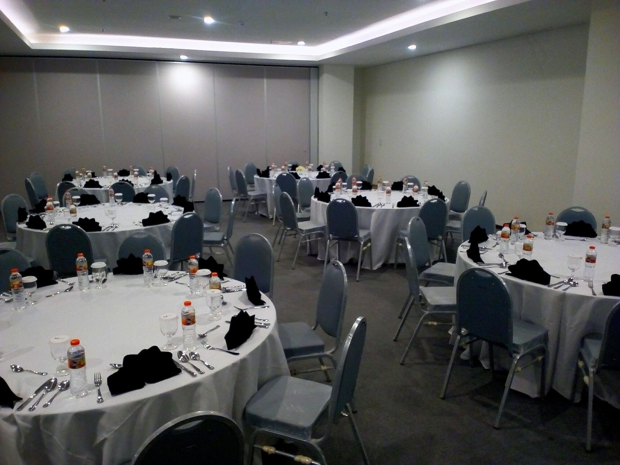 M Hotel Sorong Buitenkant foto