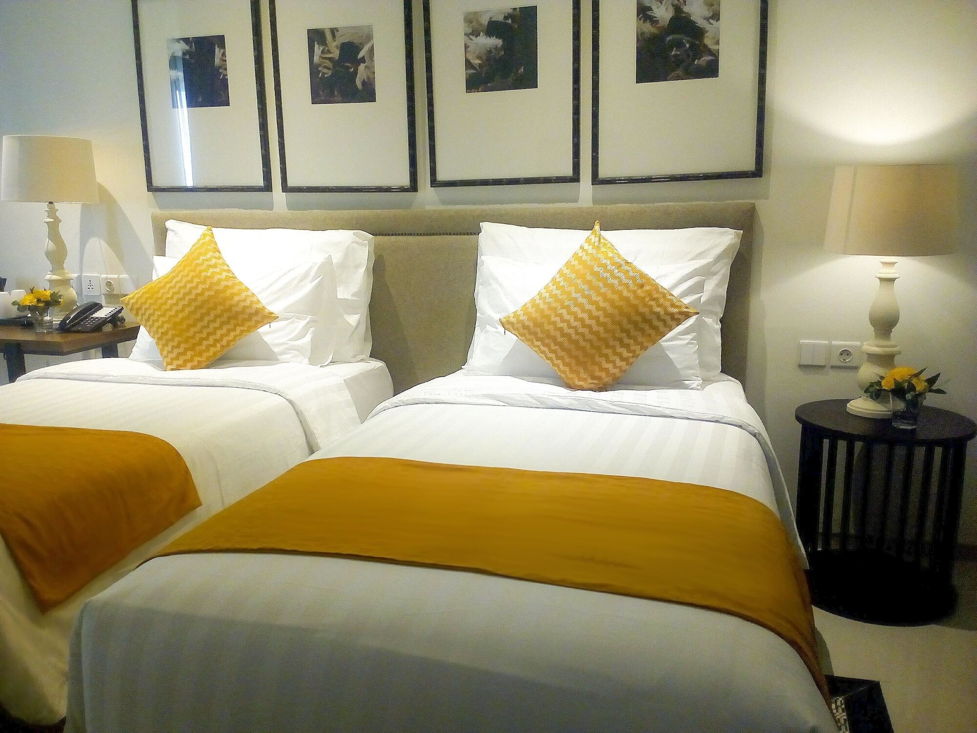 M Hotel Sorong Buitenkant foto